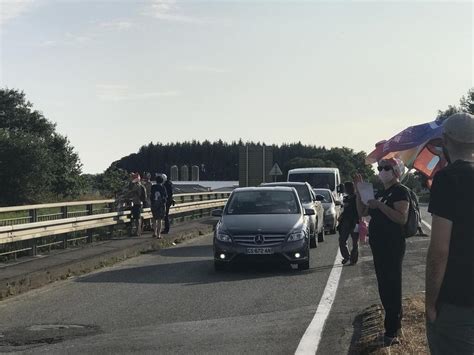 Soulèvements de la Terre près 80 de personnes à Mellac contre la