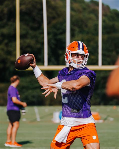 📸 Photo Gallery: First Day of 2023 Fall Camp – Clemson Tigers Official ...