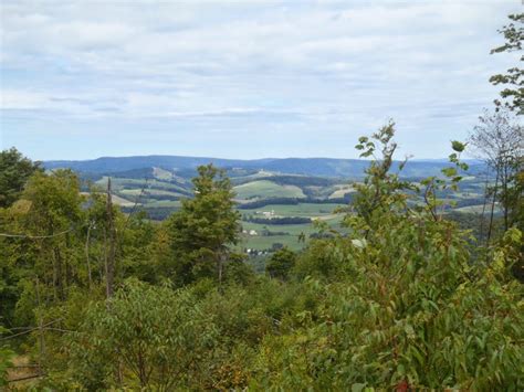 The summit of Hoye Crest has panoramic views.