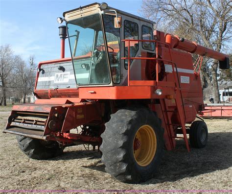 Massey Ferguson 760 Combine In Florence KS Item E8487 Sold Purple Wave