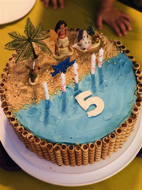 moana cake ideas 6
