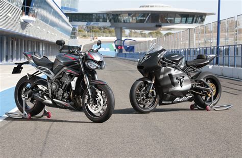 Triumph Traz Rocket E Street Triple Ao Sal O Duas Rodas Motociclismo