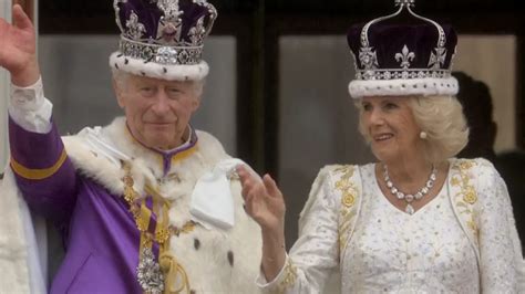 El Primer Saludo De Carlos Iii Y Camila Parker Como Reyes De Inglaterra