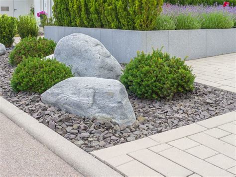 Adding Landscape Boulders To Your Yard Southwest Boulder Stone