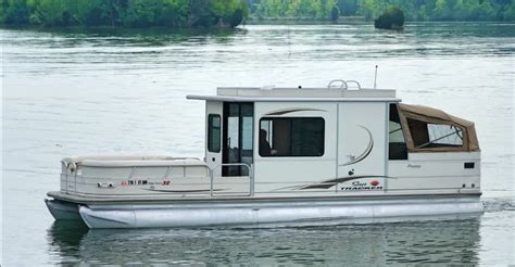 Pontoon Boats With Cabins Our Top 4 With Living Quarters Pontooners