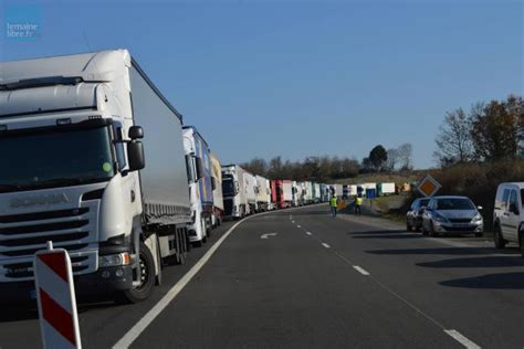 Saint Calais Gilets Jaunes Une Centaine De Camions Bloqu S Le Mans