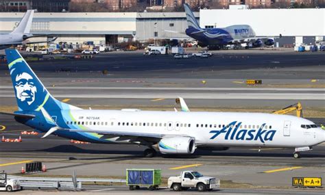 La FAA pide a las aerolíneas que revisen los tapones de las puertas de