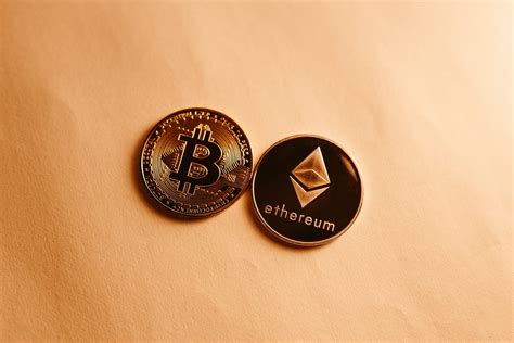 Exploring The Differences Between Bitcoin And Ethereum By Elenes