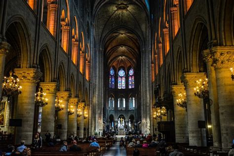 フランスパリノートルダム大聖堂の見どころと行き方観光の注意点を紹介 パリ市民の心の拠り所です