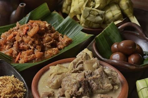 Selain Ketupat Makanan Berikut Ini Khas Lebaran Yang Dapat Disajikan