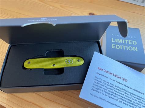 Victorinox Pioneer X Alox Limited Electric Yellow New Kaufen