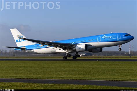 PH AOF Airbus A330 203 KLM Royal Dutch Airlines Louis Zhang