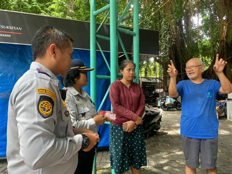 Parkir Non Tunai Di Taman Bungkul Dan Balai Kota Surabaya