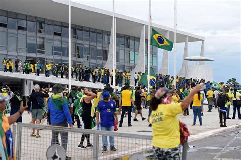 profjuliomartins Atos Antidemocráticos no Brasil em 08 de Janeiro