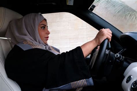 Saudi Arabia gears up to end women driving ban | ABS-CBN News