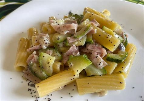 Ricetta Tortiglioni Con Zucchine Cipolla Di Tropea Prosciutto Cotto E