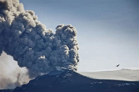 What is a Phreatomagmatic Eruption? | Volcano Glossary | Perlan