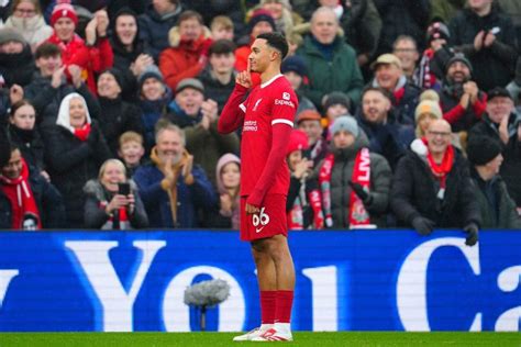 Man Of The Match Liverpool Vs Fulham Trent Alexander Arnold Bola Net