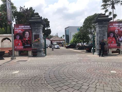 Persiapan Kedatangan Ganjar Mahfud Ziarah Ke Makam Bung Karno