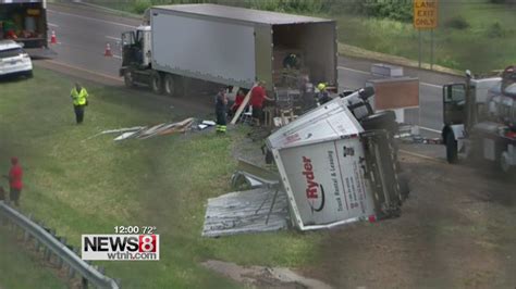 Tractor Trailer Rollover Closes Part Of I 91 North In Wallingford Youtube