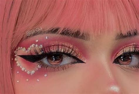 Pin By Aesthetics On Makeup Cute Eye Makeup Creative Makeup Looks