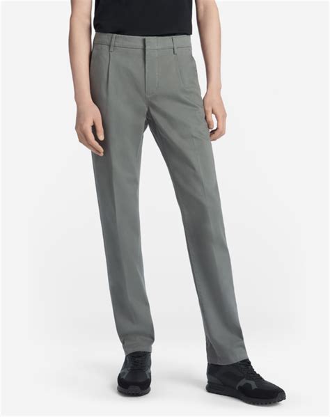 Men S SOFT GREY COTTON STRETCH GARMENT DYE SINGLE PLEAT CHINO Dunhill