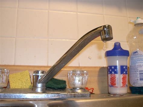 How To Fix A Leaky Kitchen Faucet