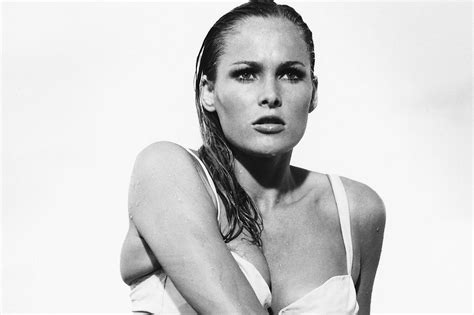 Costumi Due Pezzi Moda Estate La Storia Del Bikini E Le Ultime Tendenze Vogue Italia