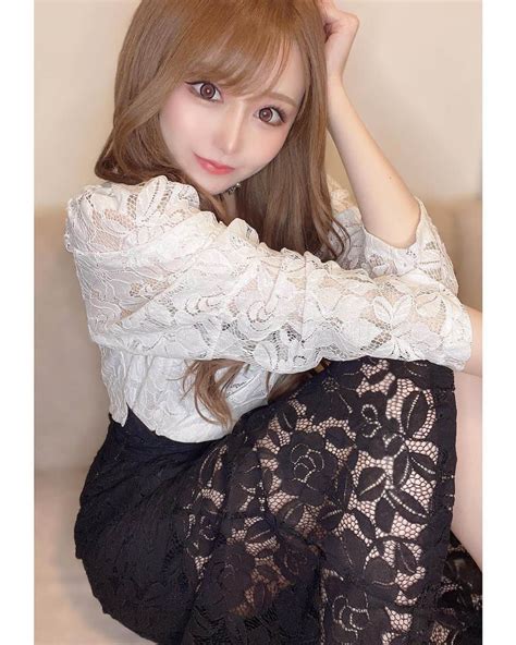 結城里華さんのインスタグラム写真 結城里華instagram 「 レースワンピース🖤🖤🖤 上品でかわいい~🫶🏻 Ellechic