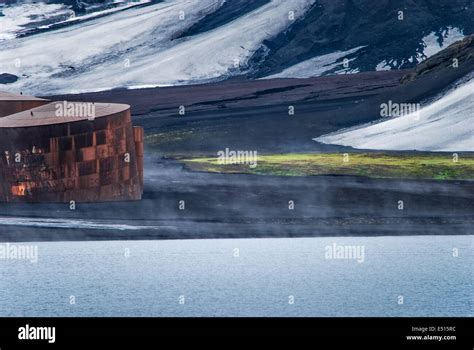 Whale Oil Tanks Hi Res Stock Photography And Images Alamy