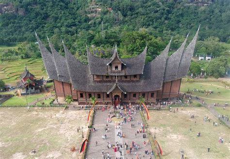 Istano Baso Pagaruyung Destinasi Wisata Budaya Di Kabupaten Tanah