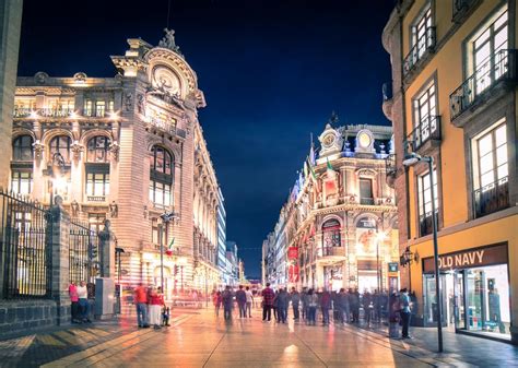 Noche De Primavera En El Centro Histórico De La Cdmx Matador Español