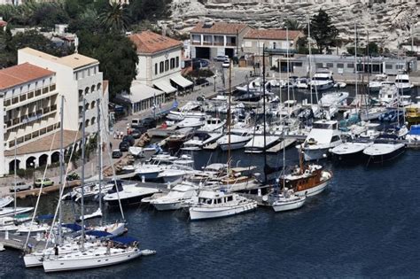 Port Bonifacio - Book a berth now | MarinaReservation.com