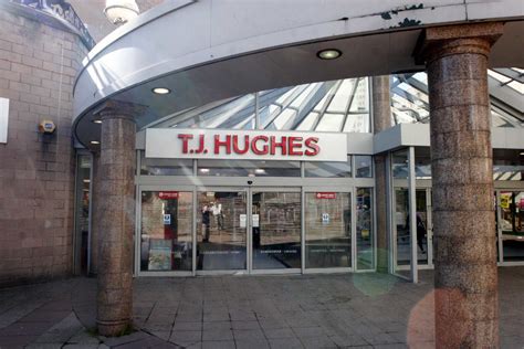 Shoppers Flocked To See The Fountain When Wellgate Centre Opened