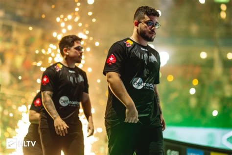 Furia vence a NaVi de virada faz história e avança para a semifinal do