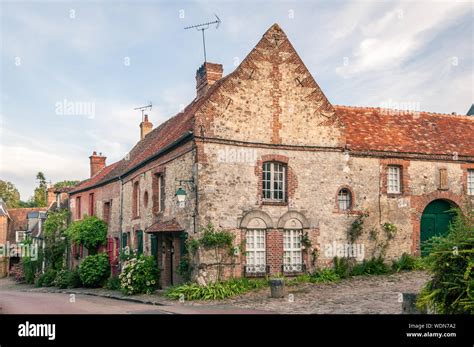 Gerberoy village hi-res stock photography and images - Alamy