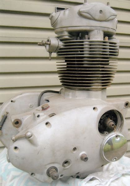 BSA B40 ENGINE 1967 - JPM3979462 - JUST PARTS