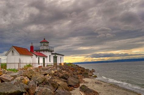 Discovery Park Lighthouse | Lighthouse photos, Lighthouse, Places to go