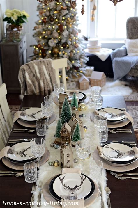 20+ Contemporary Christmas Table Centerpieces – The Urban Decor