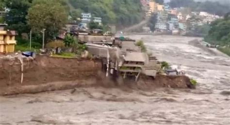 Monsone Devastante Nel Nepal Alluvioni Frane E Ancora Vittime Video