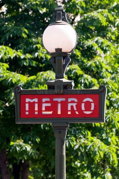 Metro Sign In Paris Editorial Photo - Image: 9513641