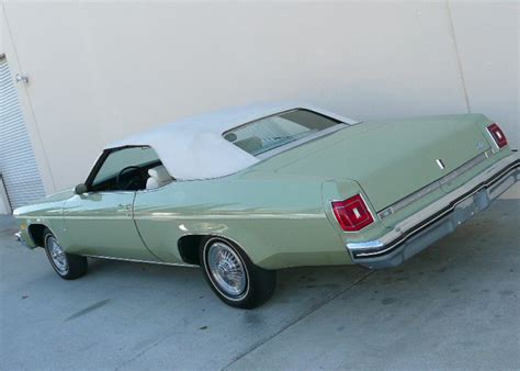 1975 Oldsmobile Delta 88 - Information and photos - MOMENTcar