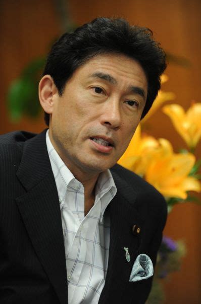 顔画像岸田文雄首相のメガネなし姿がイケメンレーシックロン毛画像も Uffy News