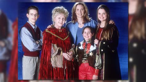 Cast of Disney's Halloweentown will reunite to honor the late Debbie Reynolds | abc10.com