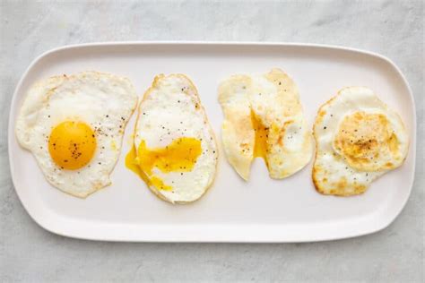 How To Fry An Egg 4 Ways Feel Good Foodie