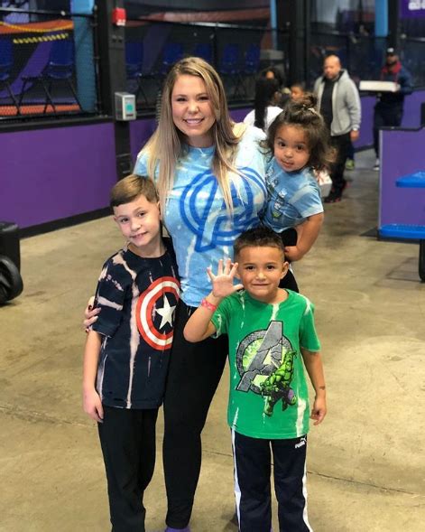 Teen Mom 2s Kailyn Lowry Shows Off Body Naked Photos