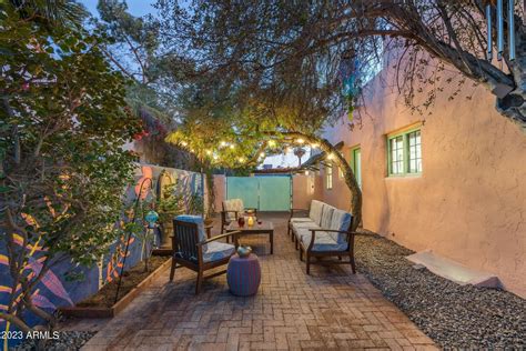 In the Pink: Enchanting Adobe Home in Phoenix Quickly Captivates a Buyer