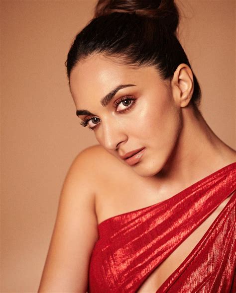 Hot Kiara S Photos In Hot Red Outfit
