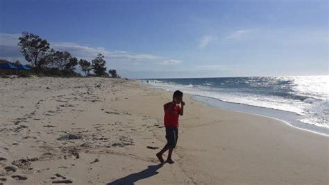 Pantai Mananga Aba Pilihan Wisata Warga Sumba Barat Daya Pos Kupang