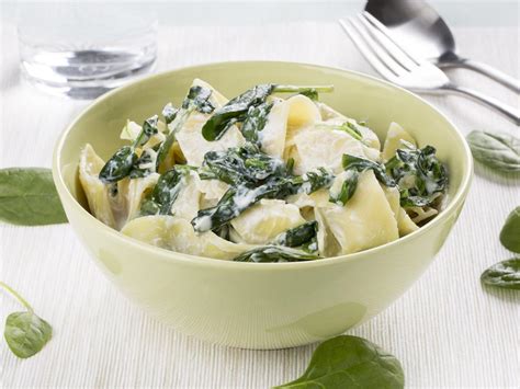 Spinach Cheese Pasta Recipe And Nutrition Eat This Much